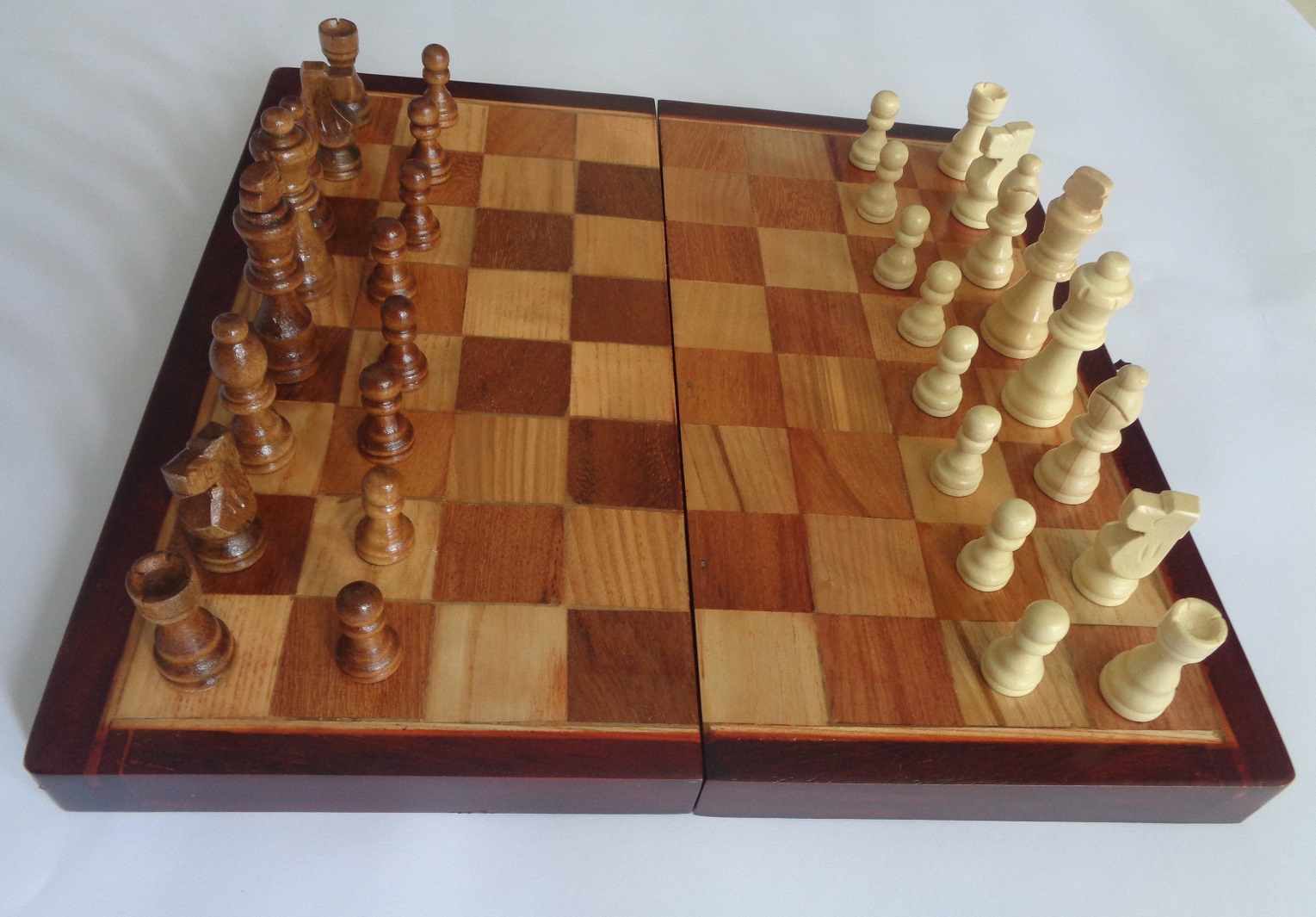bàn cờ vua gỗ lim tự nhiên